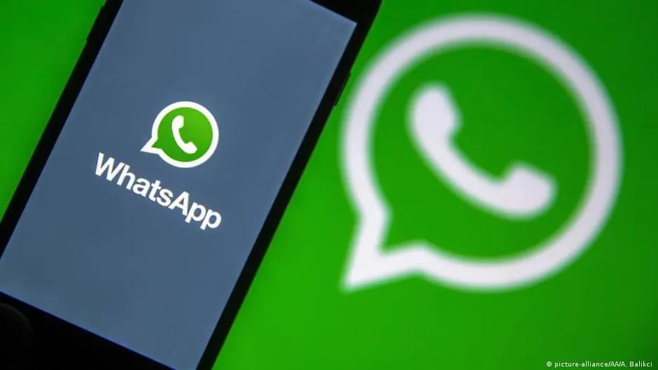 يبتزّ قاصرًا ووالدتها عبر الـ"WhatsApp".. إليكم التفاصيل