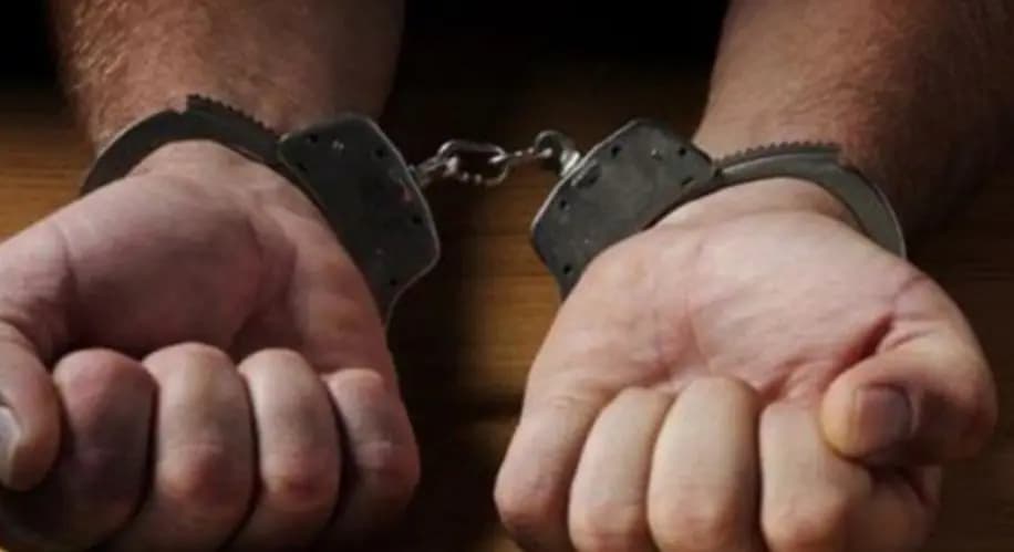 توقيف مشتبه بهما بإطلاق النار على صرافين