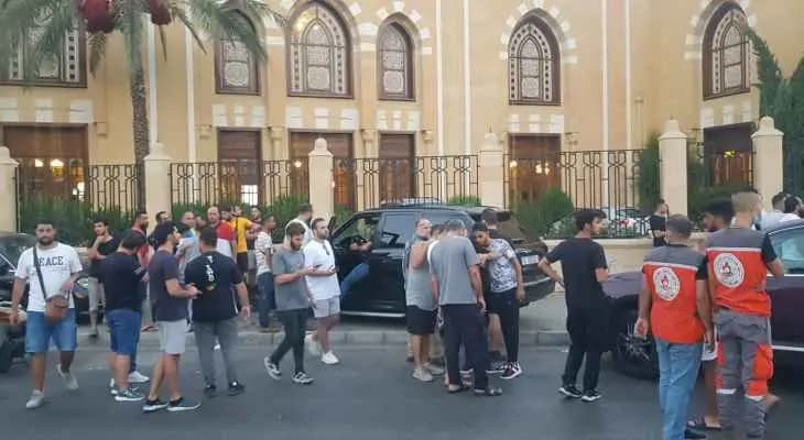 اصطدام سيارة رباعية الدّفع بعددٍ من السّيارت في صيدا!