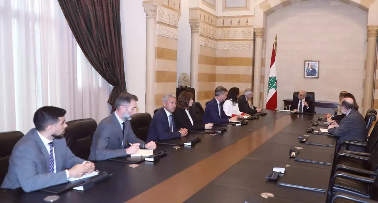 سلام يجتمع مع مبعوث ماكرون: لدمج مرفأي بيروت وطرابلس
