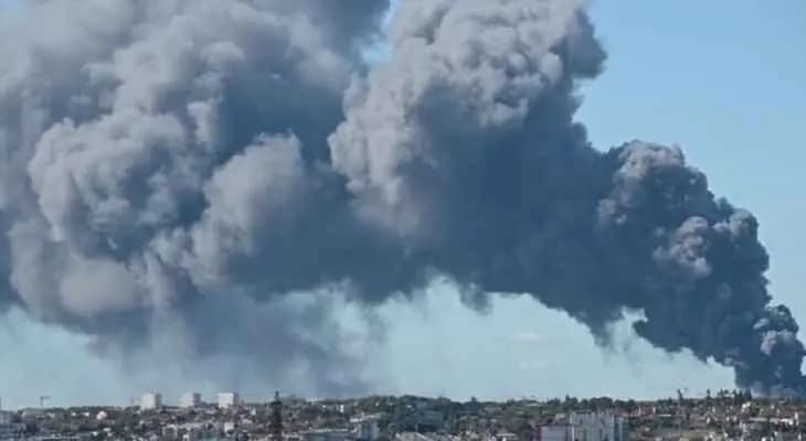 اندلاع حريق ضخم في أكبر سوق خضار في باريس