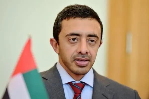 اتصال إماراتي- لبناني.. دعمٌ لقرار الحظر