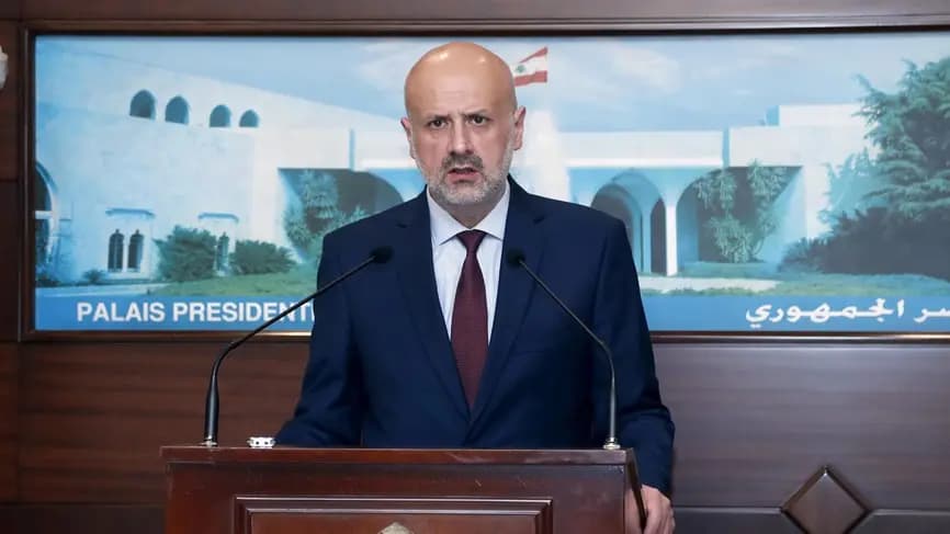 للإستقصاء عن المنظّمين والداعين والمدعوين".. وزير الداخلية يمنع إقامة مؤتمرين للمعارضة البحرينية في بيروت