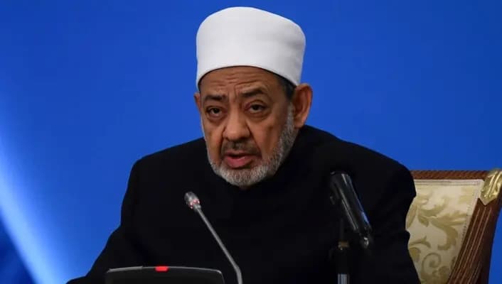 "تضامنًا مع لبنان".. شيخ الأزهر يتصل بعون