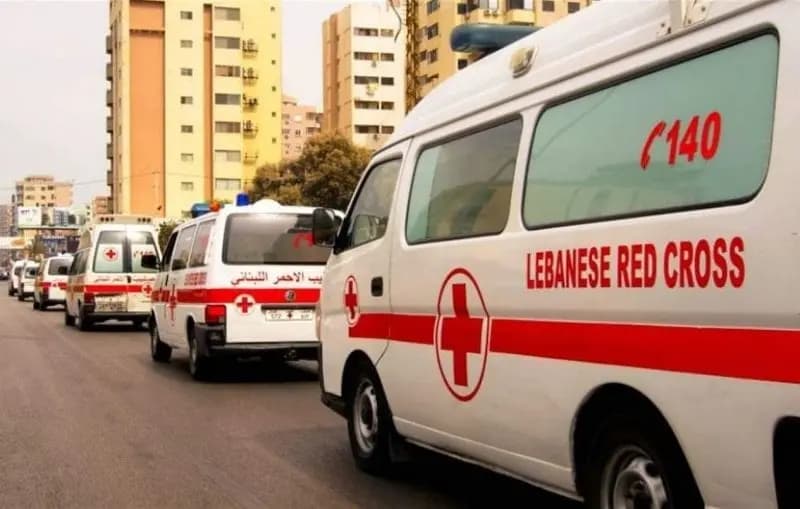 بعد إصابة مسعفين جنوبًا.. الصليب الأحمر يدين استهداف طواقمه