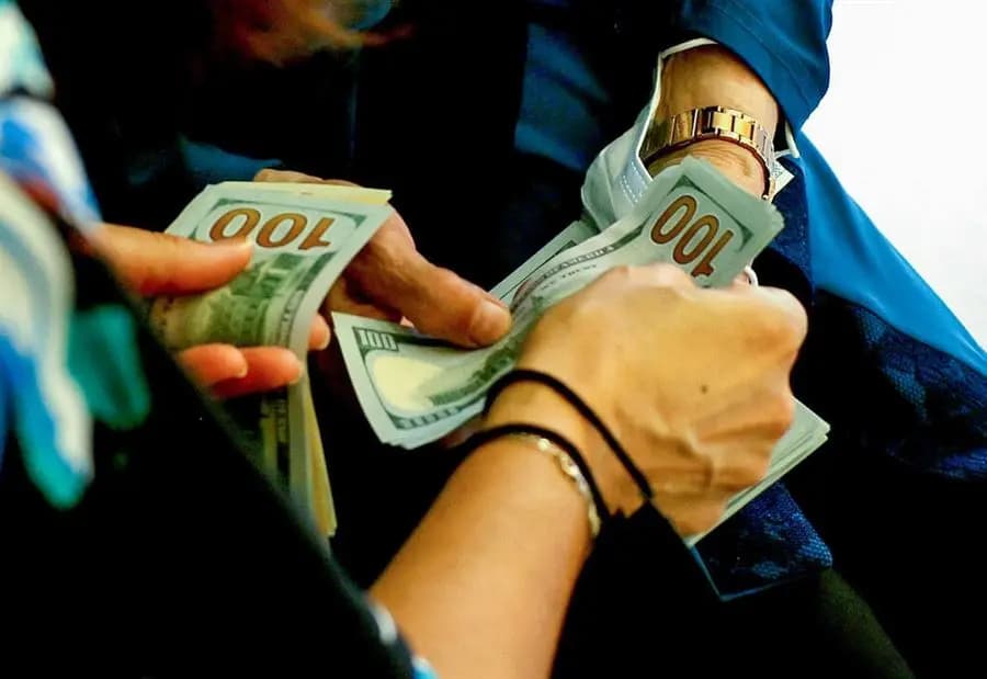 سعرُ دولار السوق السوداء صباح اليوم!
