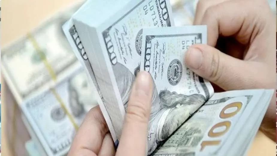 الدولار يسجل 39600 ليرة عصر اليوم وسط تزايد الطلب عليه