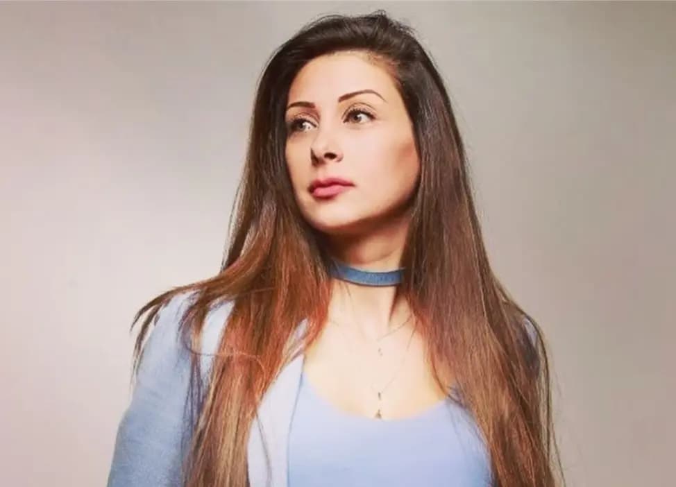 سينتيا زرازير تدّّعي على حرس مجلس النواب