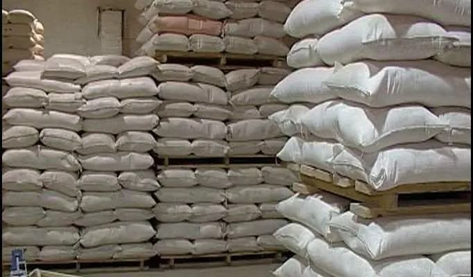 سرور مناشدًا الدولة: هناك عمليات تهريب بملايين الدولارات للقمح والطحين!