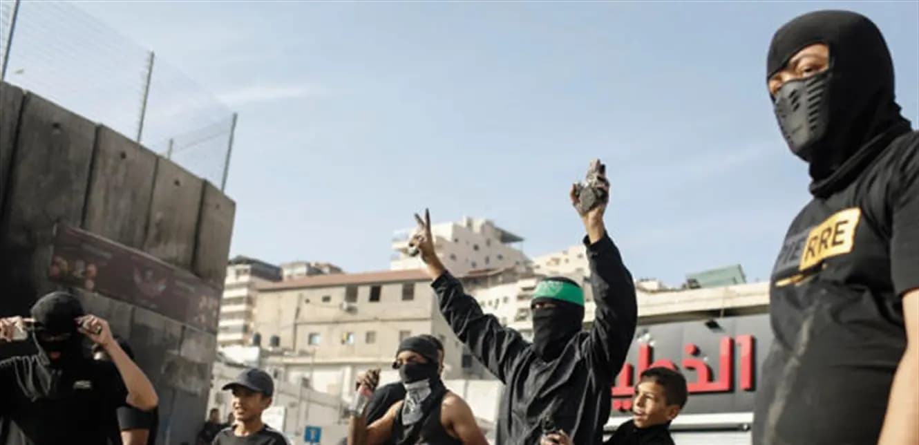 إضراب في القدس واتصالات لكسر الحصار!