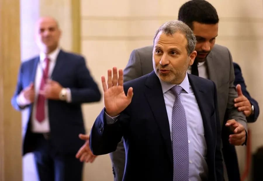 باسيل أوّل المغادرين "عبثًا تحاولون"