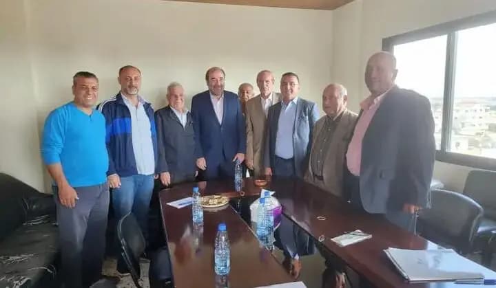 عقيص يستعرض الحاجات الزراعية مع مزارعين!