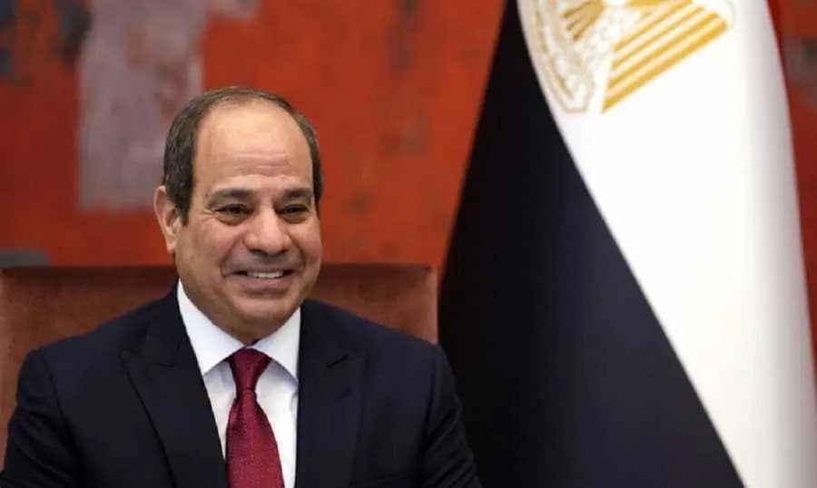 السيسي يثمّن أهمية ترسيم الحدود البحرية