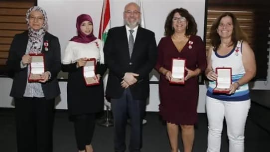 الأبيض يكرّم فريق عمل "كورونا"!