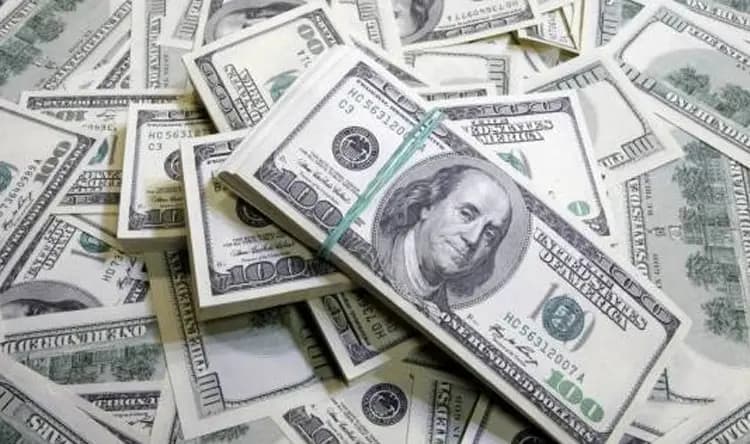 كيف أقفل سوق الدولار الأسود اليوم؟