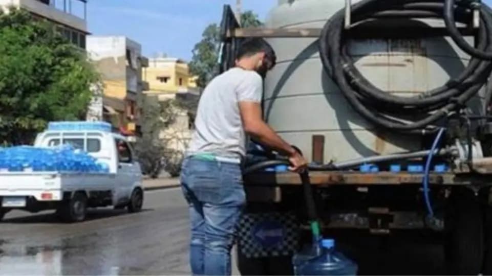 أزمة مياه وخوف من الكوليرا.. وابحثوا عن المعقّمات!