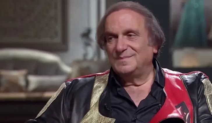 الموت يغيب سامي كلارك