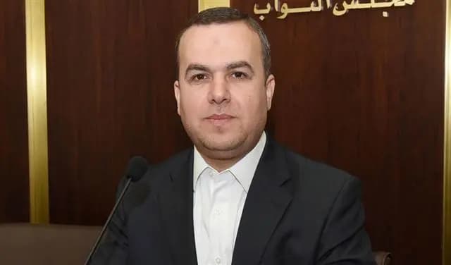 فضل الله يدعو النواب للتوقيع على "عريضة المساءلة"