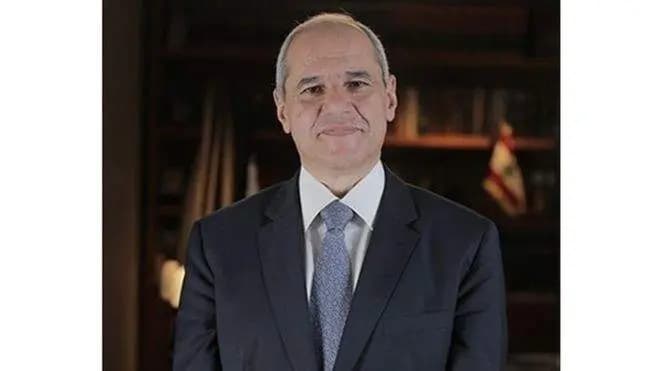 خلف: الحضور ضروري!
