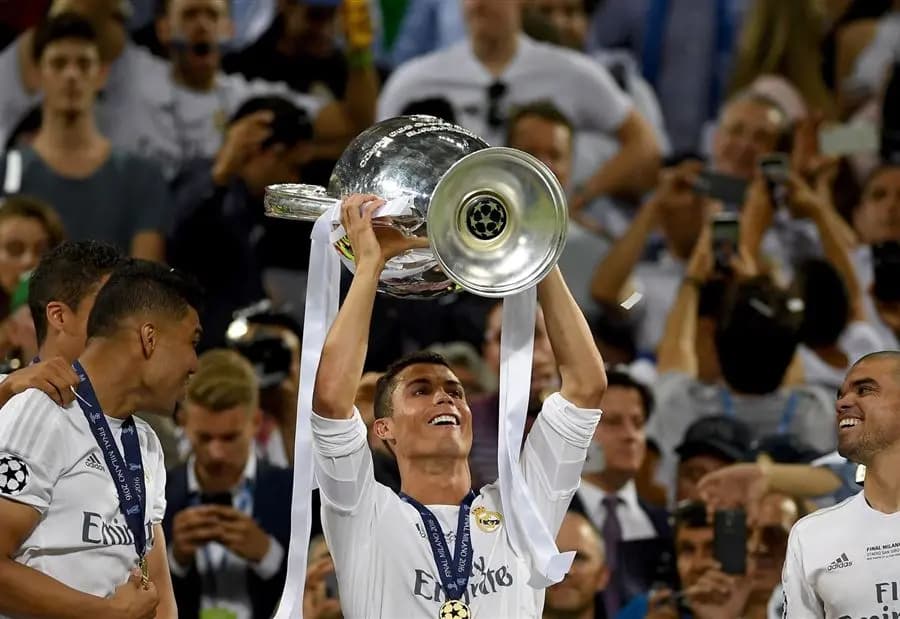 رونالدو يُفكّر بالعودة إلى ريال مدريد... إليكم التفاصيل