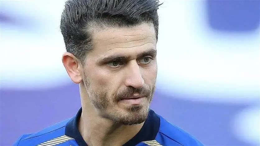 في إيران.. توقيف لاعب كرة قدم شهير!
