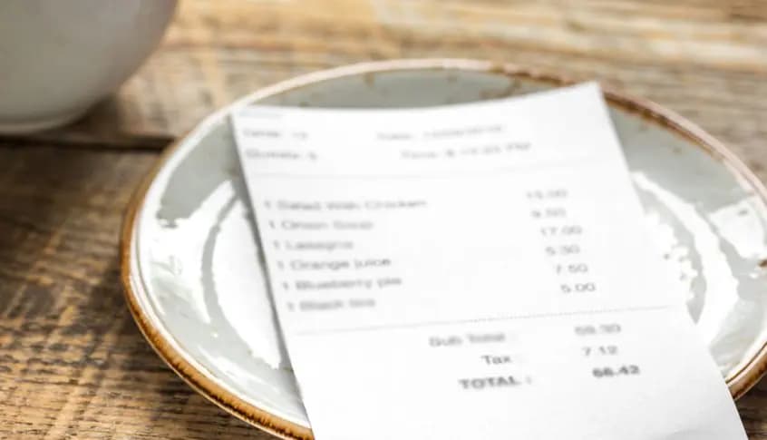 لوائحُ أسعارِ المطاعمِ بالدولار؟