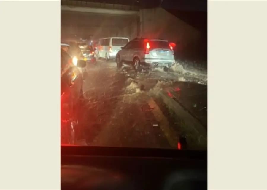 الطرقات تغرق مع "كل شتوة"...