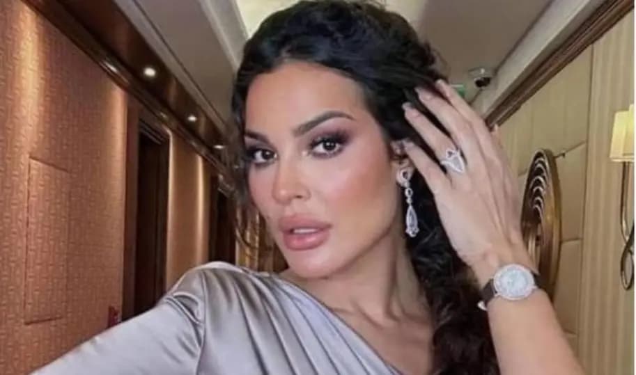 نادين نجيم تشارك متابعيها ملابسها في مهرجان البحر الأحمر السّينمائي