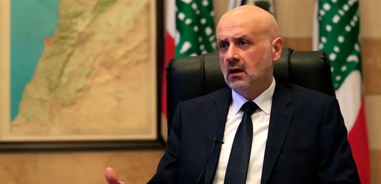 مولوي يلتقي نوابًا لأمورٍ مناطقية!