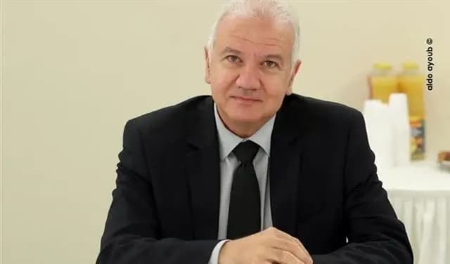 كرم يدخل على خط "جدل" الحوار الرئاسي