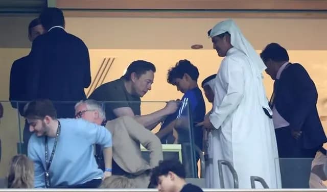 من المدرجات.. إيلون ماسك يعلّق على هدف الأرجنتين