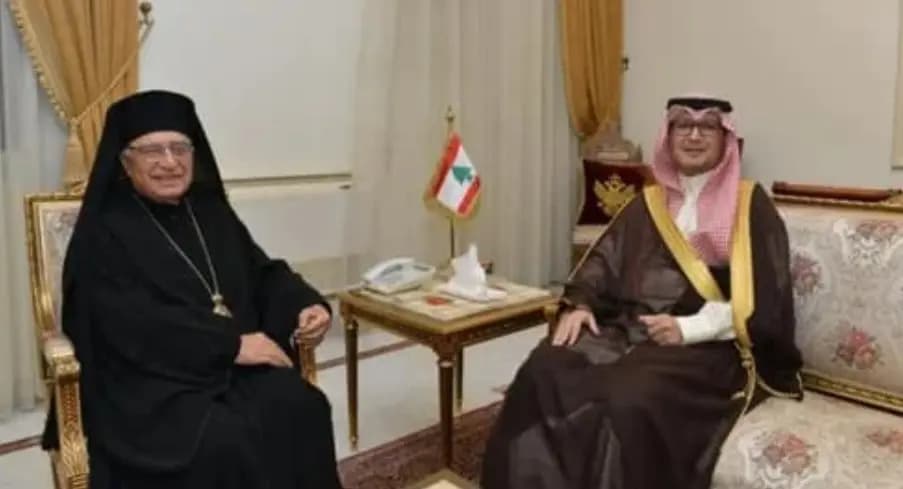 بخاري يزورُ البطريركَ العبسي وتهنئة بالأعياد