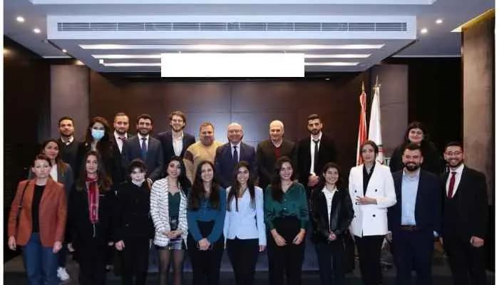 بخاش: الجسم الطبّي يترهَّل!