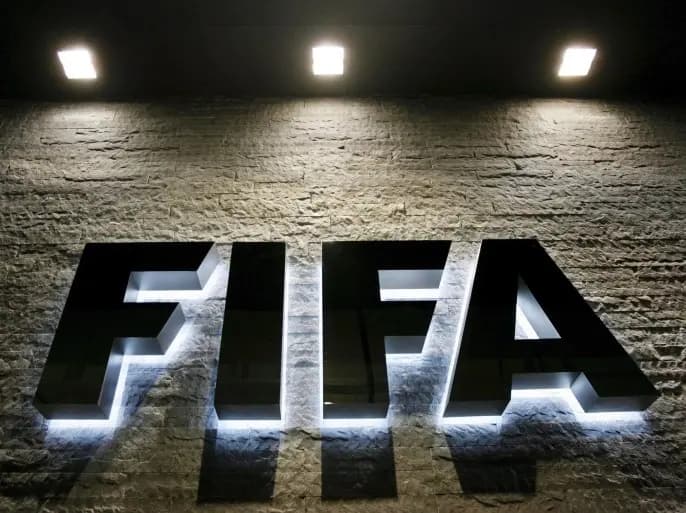 الاتحاد الدولي لكرة القدم يحرم روسيا من لعب مباريات على أراضيها