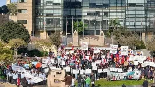 تلامذة المدارس الأرمنية يتظاهرون في لبنان... إليكم السبب