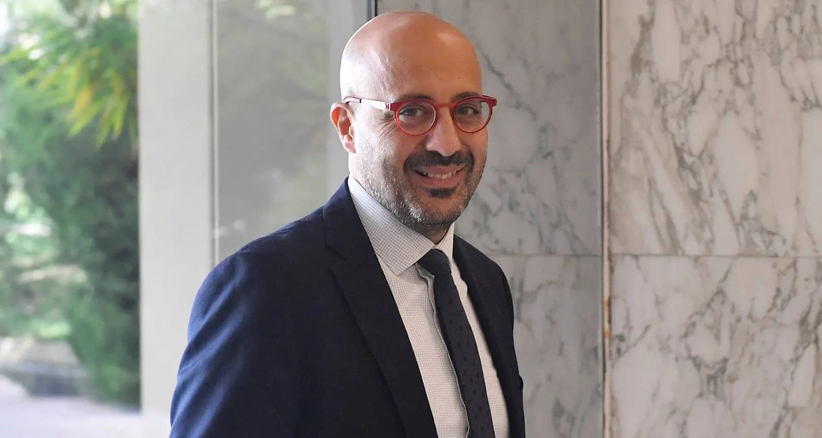 وزير البيئة يشارك في مؤتمر حول إدارة النفايات في اسطنبول