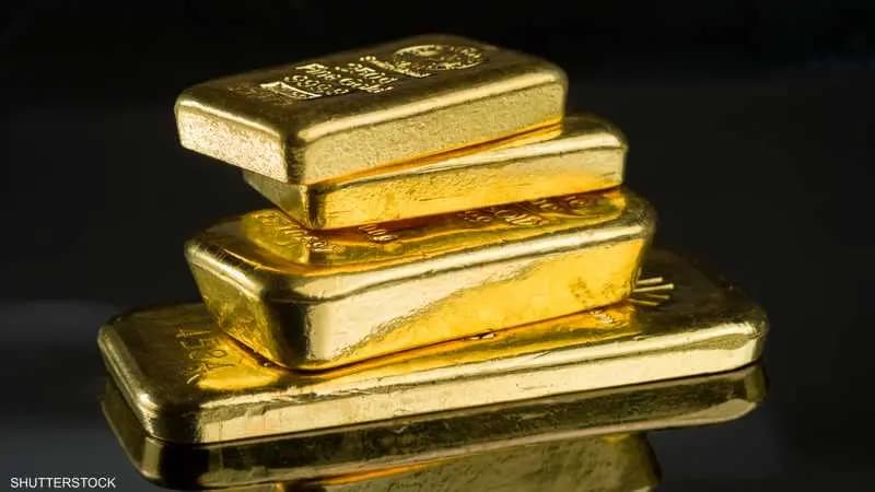 اللعبة العكسية: صعود الدولار يهبط بالذهب...