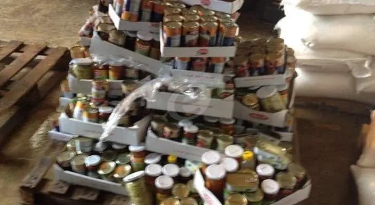 على الأوتستراد .. مواد غذائية منتهية الصلاحية!