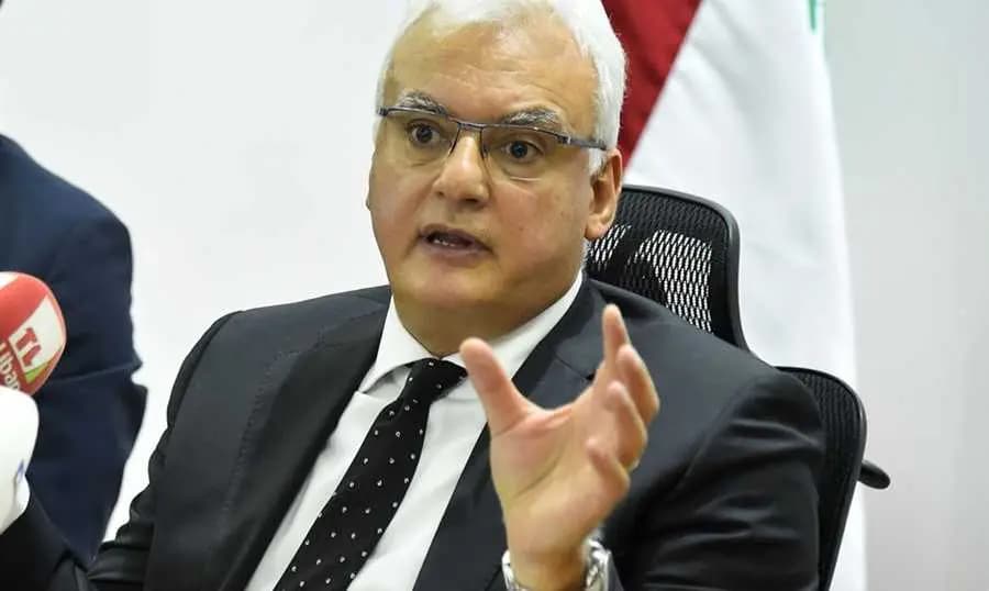 القرم: إدارة الجمارك هي التي تحدّد التسعيرة المفروضة على أجهزة الخلوي