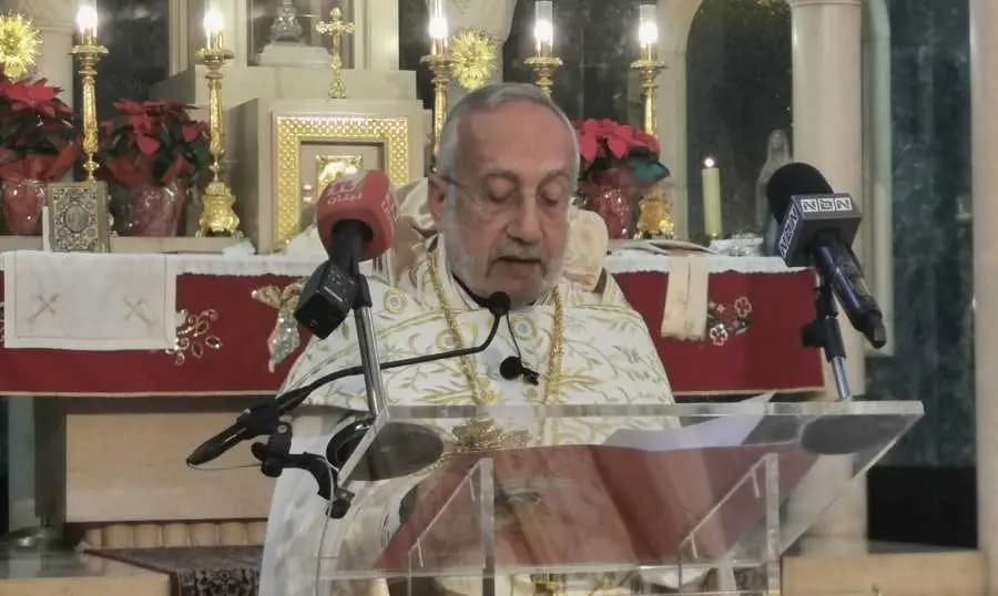 البطريرك روفائيل بيدروس يغادر إلى روما للمشاركة في جنازة البابا