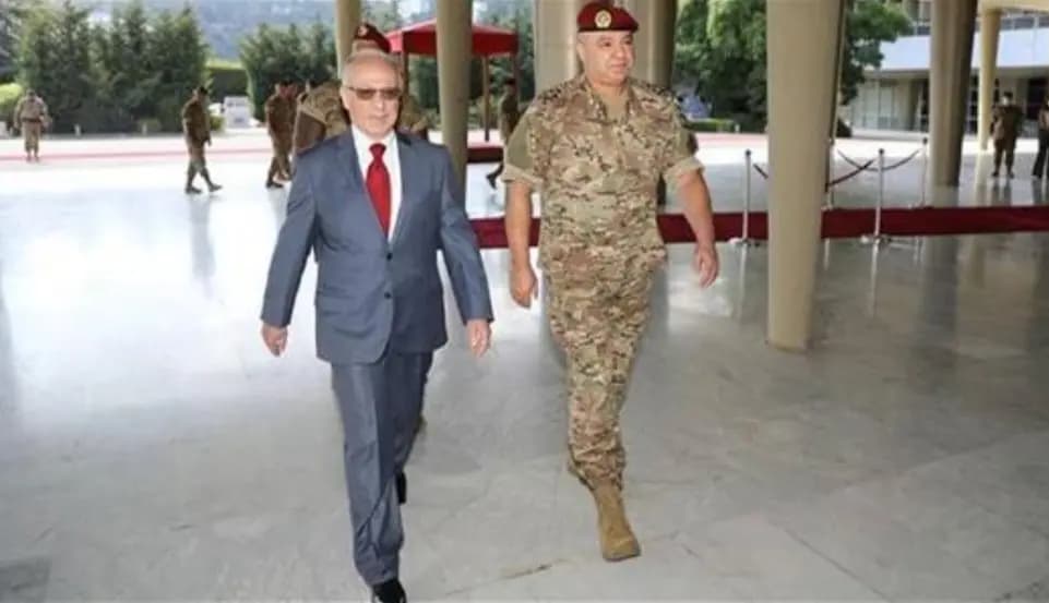 بين وزير الدفاع وقائد الجيش.. الوساطة تفشل