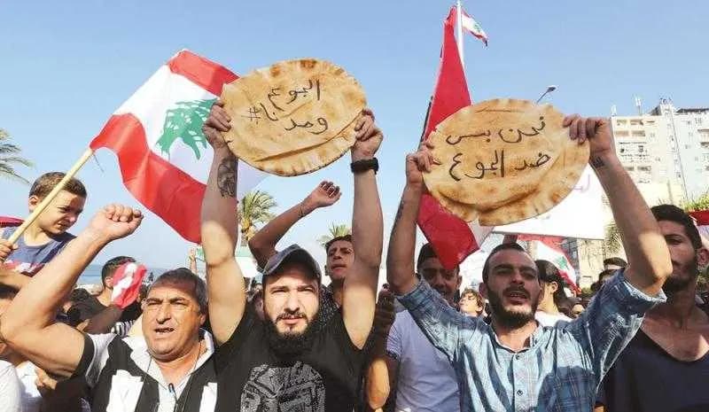 أزمةُ رغيفٍ وطحينٍ على الأبواب