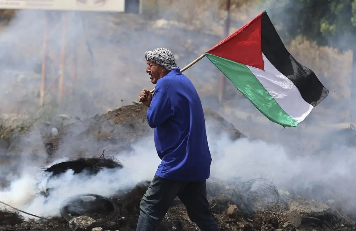 استشهاد فلسطينيٍّ برصاص الاحتلال...