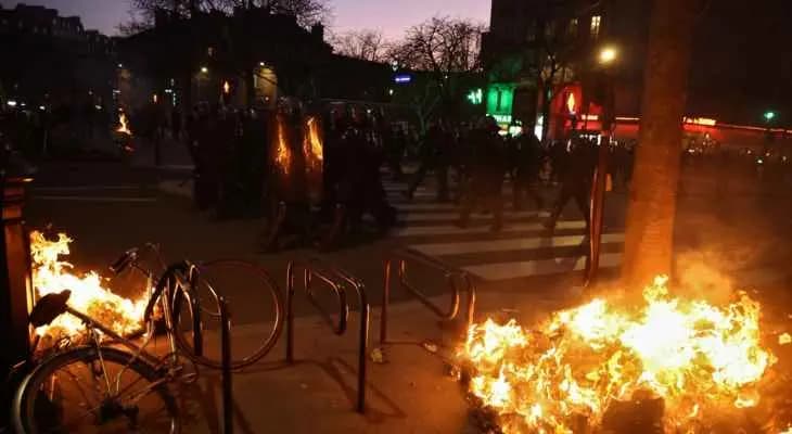 آلاف الفرنسيين يتظاهرون في باريس احتجاجًا على تعديل نظام التقاعد
