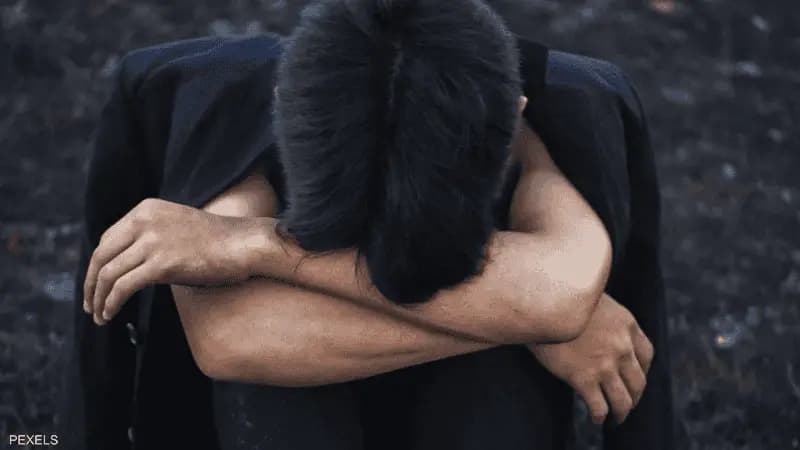 تحذيرٌ... ٦ علاماتٍ تعني أنّك تُلحِق الأذى بنفسِكَ..!