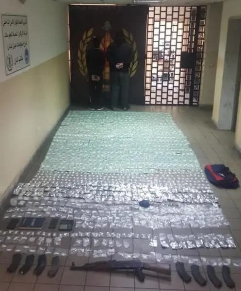 "بالجرم المشهود"… توقيف شبكة ترويج مخدرات في جبل لبنان