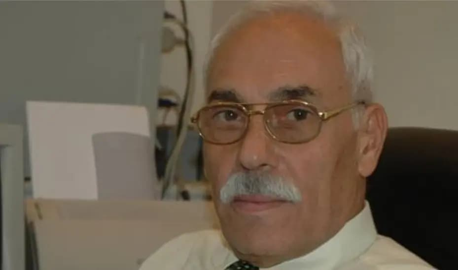 هاني شاهين: منذ 20 عامًا عايشين أنا ومرتي عالزيت والزعتر