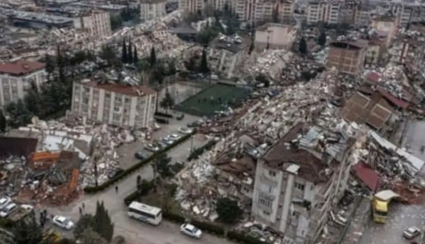 السلطات التركية تُعلن إجراء تحقيقات مع 612 شخصًا على خلفية الزلزال
