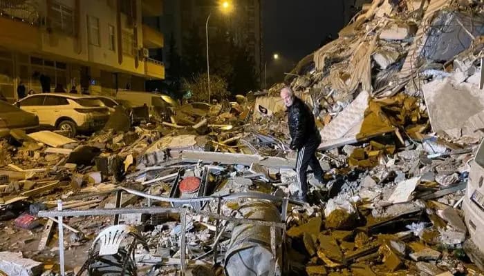 حصيلة قتلى الزلزال تتجاوز ال ٥٠ ألفًا!
