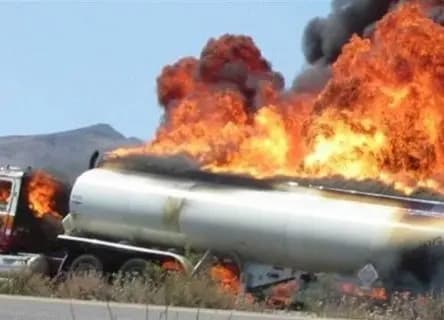 سانا: 5 قتلى وأكثر من 40 جريحًا جراء انفجار لغم بشاحنة في ريف دير الزور